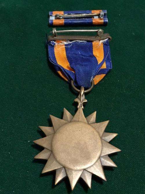 FULL SIZE US AIR MEDAL