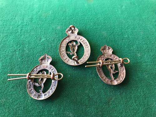 SA CORPS OF SIGNALS CAP & COLLARS -WORN 1939-45-LUGS INTACT