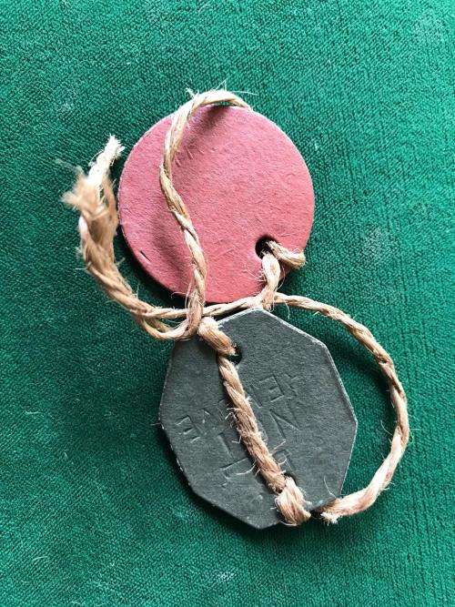WW2 DOG TAGS FOR 0D BARKER RAF