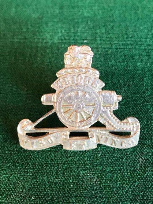 14 FIELD REGIMENT,CHROMED BERET BADGE-APPROVED IN 1984- 2X SCREW LUGS