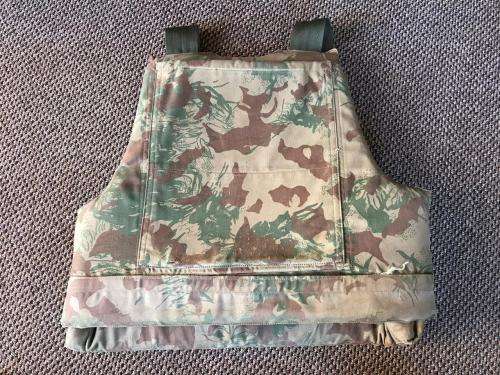 BULLET PROOF VEST WITH KEULER PLATES-COMPLETE AND GOOD CONDITION -SIZE ADJUSTABLE-POLICE TASK FORCE