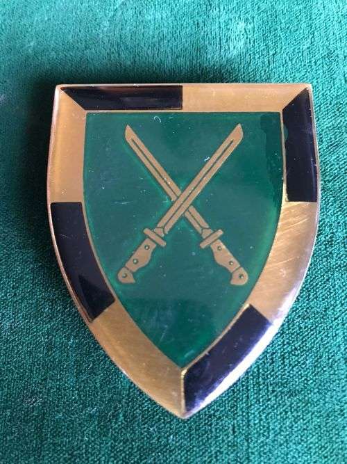 SA INFANTRY SCHOOL SHOULDER FLASH- 3 PINS