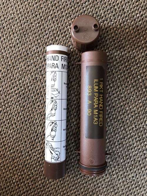 HAND FIRED ILUM PARA FLARE WITH PARACHUTE