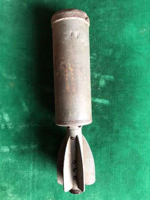 BRITISH 2 INCH MORTAR BOMB- 1939-1950`S-USED BY BRITISH TROOPS THROUGHOUT THE WORLD-MEASURES 23 CM-I