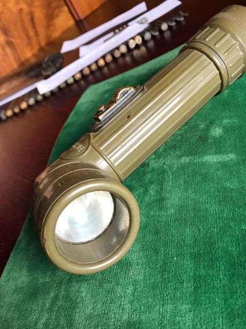 US ANGLED MILITARY TORCH,ISSUED TO US FORCES FROM WW2 PERIOD