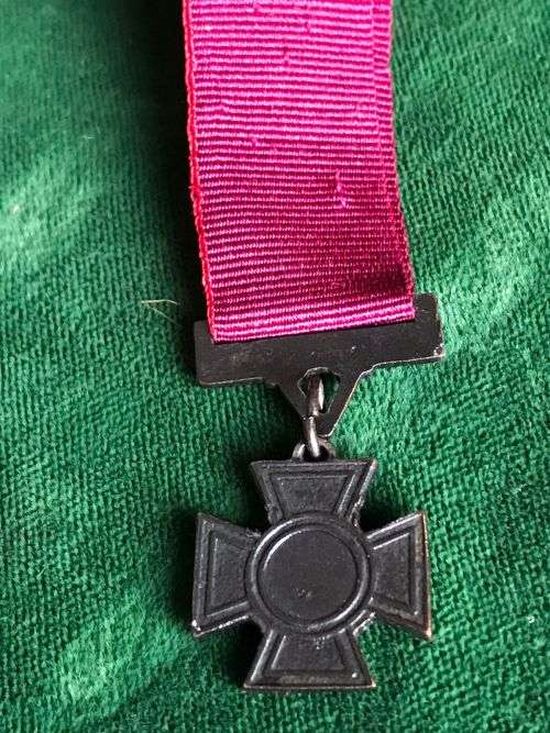 MINIATURE VICTORIA CROSS-COPY