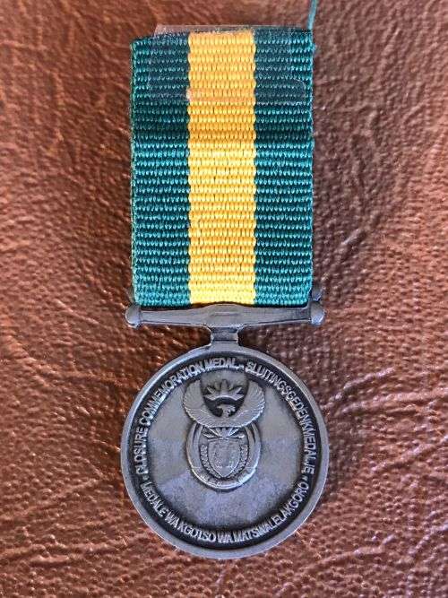 MINIATURE COMMANDO CLOSURE COMMEMORATION MEDAL