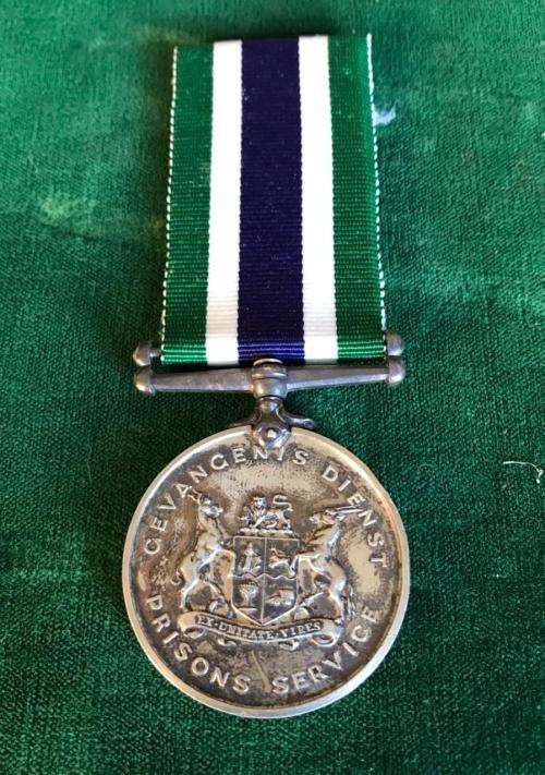 FULL SIZE PRISONS GOOD SERVICE MEDAL (1922) NAMED TO NO 2579 WDR C.J. VERMEULEN