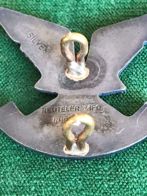 RHODESIA SELOUS SCOUTS. OFFICERS,SILVER (MARKED) CAP BADGE-WORN 1974-1980- 2 LUGS-REUTELER MAKERS MA