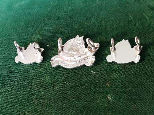 RHODESIA GREY SCOUTS ANODISED CAP AND COLLARS-WORN 1976-1980- LUGS INTACT