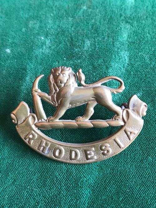 SOUTHERN RHODESIA WORKS COMPANY OF ENGINEERS CAP BADGE-1942-45- 2 LUGS