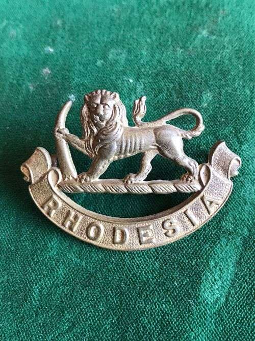 SOUTHERN RHODESIA SURVEY UNIT CAP BADGE -1941-43- 2 LUGS