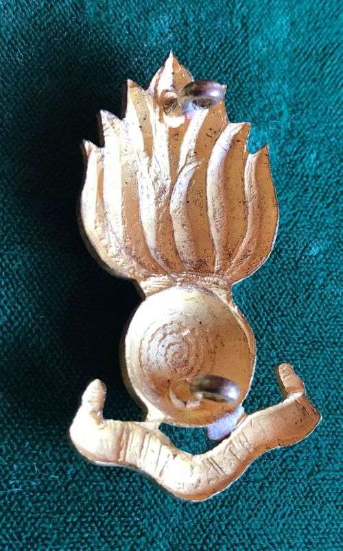 RHODESIA AND NYASSALAND CORPS OF ENGINEERS COLLAR BADGE-GILT- 2 LUGS-1956-63