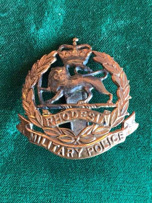 RHODESIAN CORPS OF MILITARY POLICE CAP BADGE-WORN 1965-70- BRASS