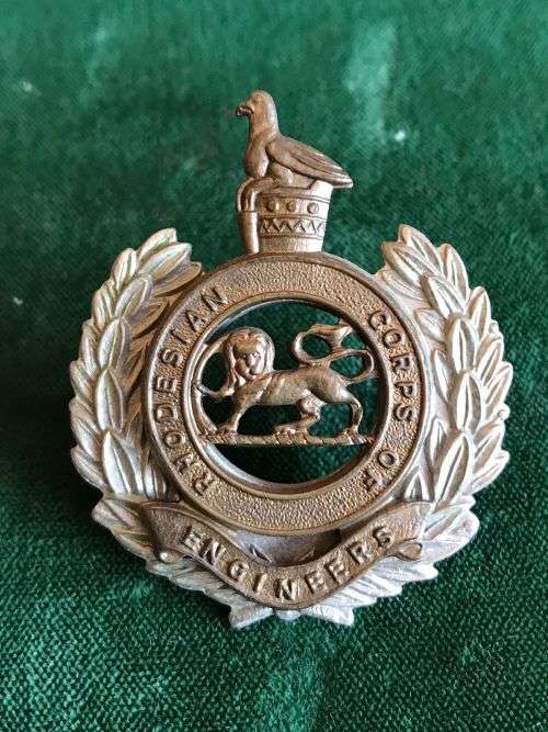 RHODESIAN CORPS OF ENGINEERS CAP BADGE-WORN MID 1970`S-1980- 2 LUGS