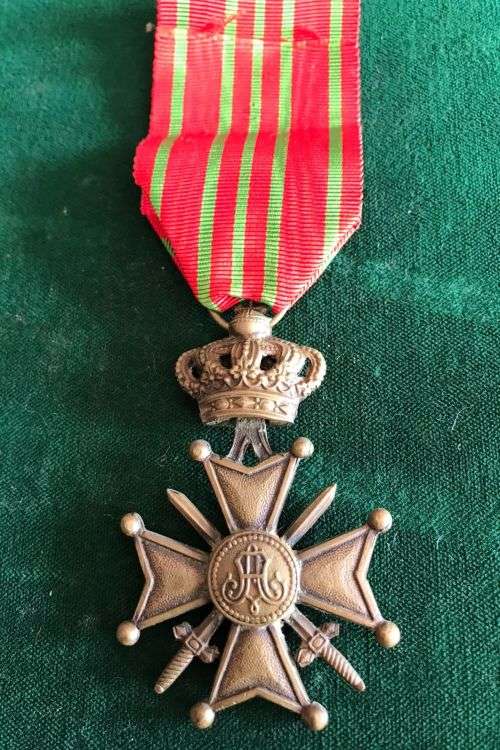 BELGIUM CROIX DE GUERRE -INSTITUTED IN OCT 1915-AWARDED FOR BRAVERY OR SOMETIMES LONG SERVICE AT THE