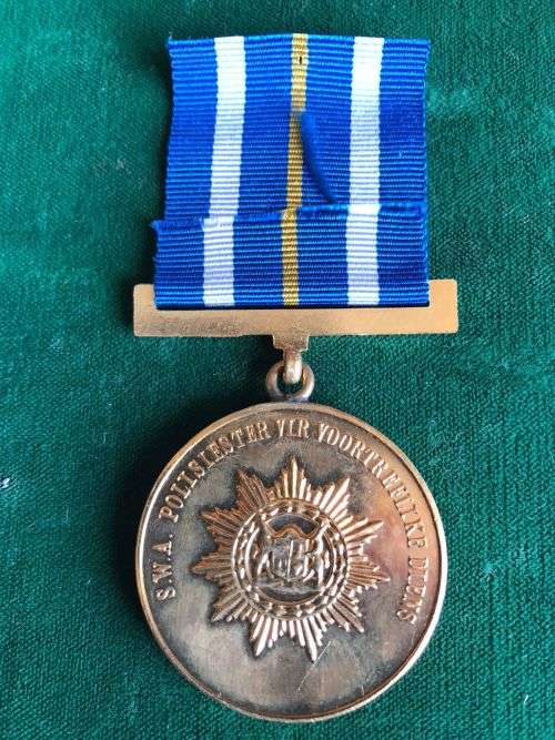 FULL SIZE SWA POLICE STAR FOR DISTINGUISHED SERVICE (S00) 1981
