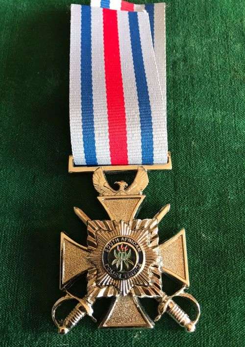 SA POLICE STAR FOR BRAVERY IN SILVER - MEASURES 57 X 45 MM