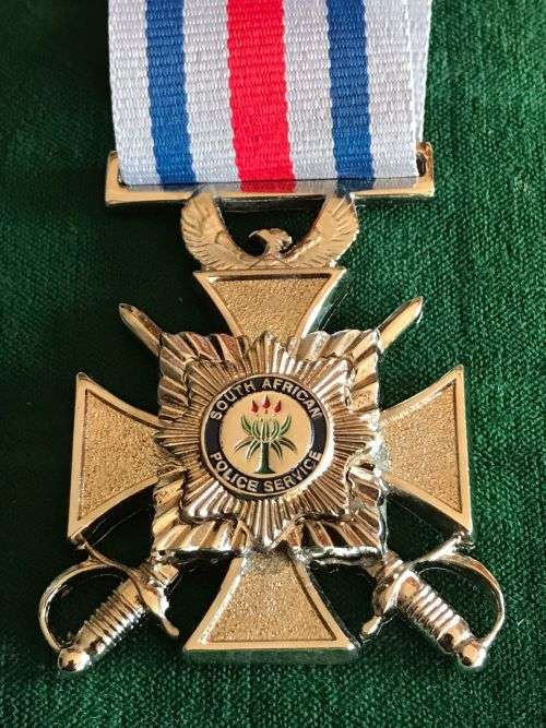 SA POLICE STAR FOR BRAVERY IN SILVER - MEASURES 57 X 45 MM