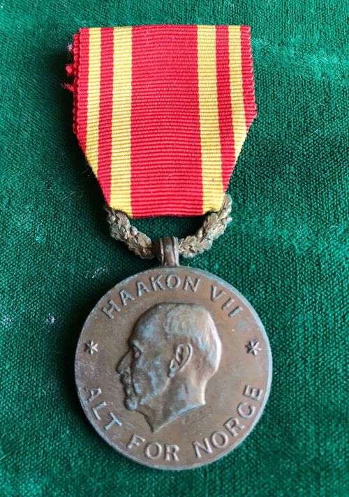 FULL SIZE NORWAY WW2 MEDAL