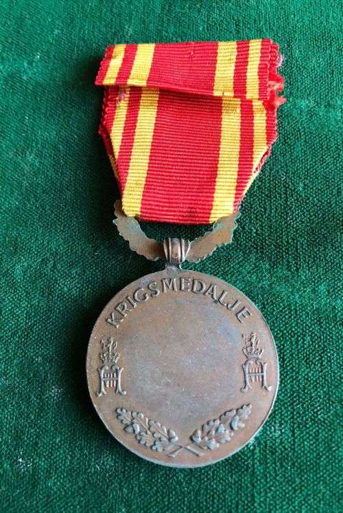 FULL SIZE NORWAY WW2 MEDAL