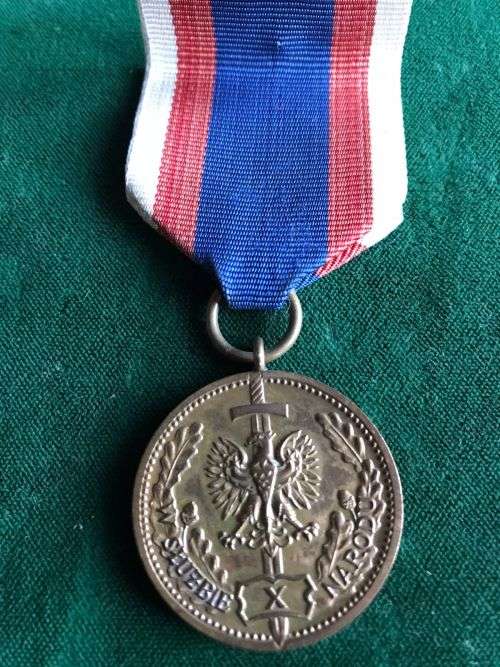 FULL SIZE POLISH MILITARY MEDAL-MINISTRY OF INTERNAL AFFAIRS FOR LONG SERVICE