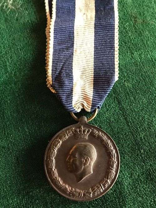 FULL SIZE GREEK COMMEMORATIVE WAR MEDAL 1940-41-TO RECOGNISE THE ACTIONS OF THE ROYAL(GREEK ARMED FO