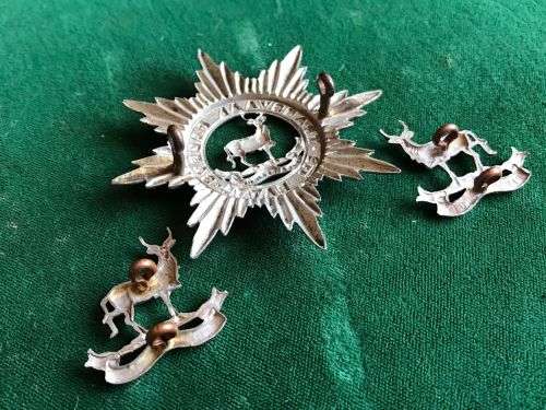 TRANSVAAL CADETS 3RD BATTALION WHITE METAL CAP (MEASURES 65X65MM)AND COLLARS-WORN PRIOR TO UNION-ALL