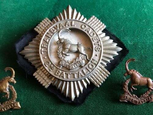 TRANSVAAL CADETS 2ND BATTALION WHITE METAL CAP BADGE-MEASURES 65X65MM-SOLD WITH 2X BRASS COLLARS-ONE