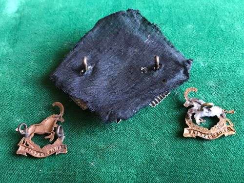 TRANSVAAL CADETS 2ND BATTALION WHITE METAL CAP BADGE-MEASURES 65X65MM-SOLD WITH 2X BRASS COLLARS-ONE