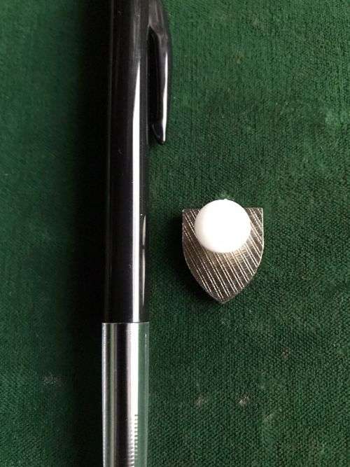 1 RECCE LAPEL PIN-IVORY CLOURED- ORIGINAL