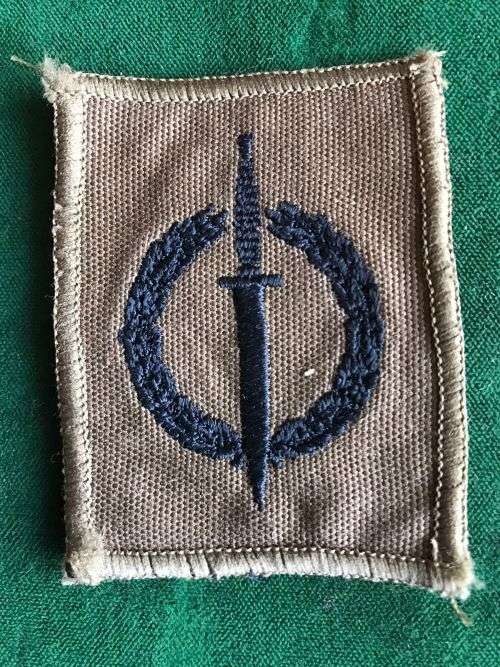 RECCE OPERATORS QUALIFICATION BREAST BADGE -STILL WITH MAKERS LABEL ON THE BACK