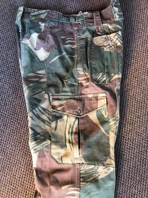 RHODESIAN CAMO TROUSERS -SIZE 33-34 PIPE LENGTH OF 72 CM-USED BUT GOOD CONDITION WITHOUT DAMAGE