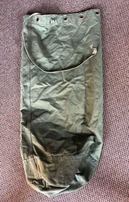 ORIGINAL RHODESIAN DUFFLE BAG-MEASURES 85X40 CM