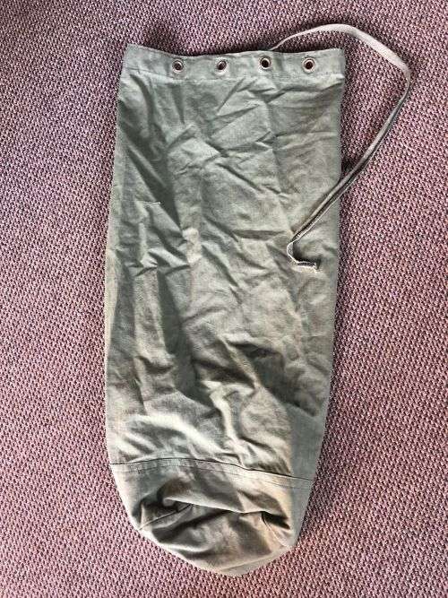 ORIGINAL RHODESIAN DUFFLE BAG-MEASURES 85X40 CM