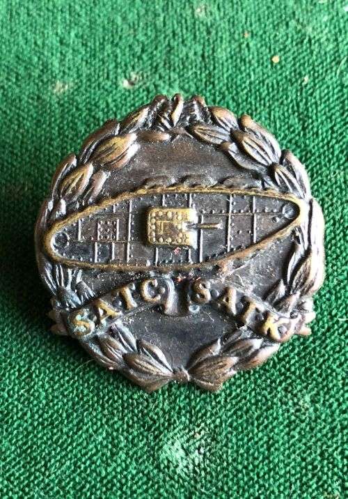 BLACK COLLAR BADGE WORN BY NO 1 ARMOURED CAR COY IN 1940- 2 LUGS