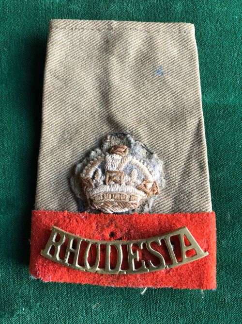 RHODESIA RANK SLIP-ON FOR MAJOR-WORN 1940`S-1950`S