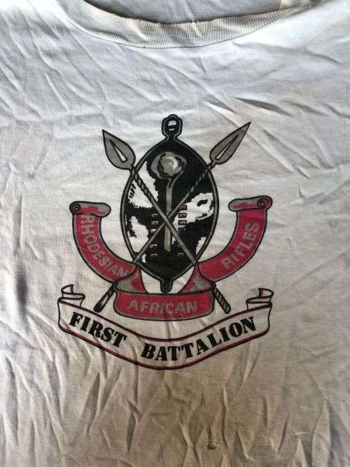 RHODESIAN BUSH WAR PERIOD T-SHIRT SIZE MEDIUM TO LARGE-MEASURES 50 CM TO ARMPIT