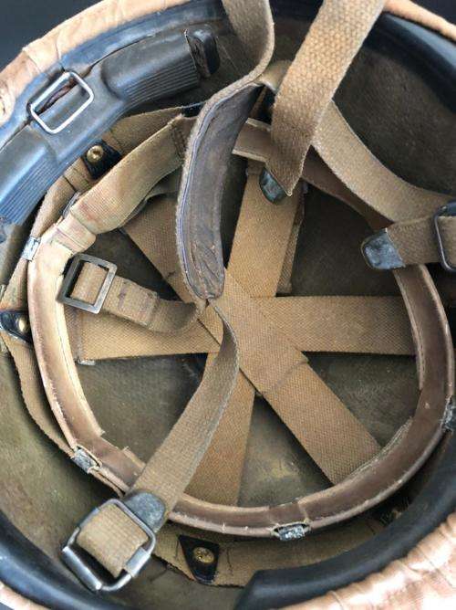 SADF PRE 1994 PARABAT HELMET,COMPLETE WITH CHIN STRAP- INSIDE RING ,MEASURES 65 CM