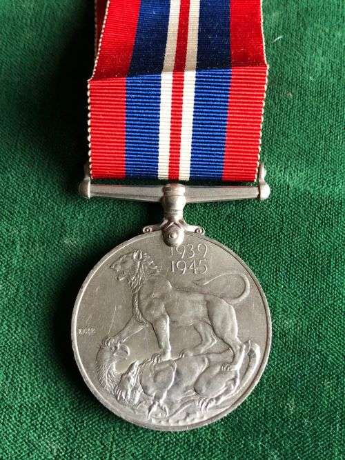 FULL SIZE WAR MEDAL 1939-45- UNNAMED