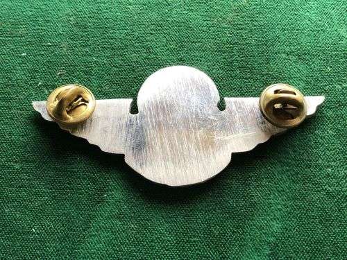 RHODESIAN LIGHT INFANTRY 3 LOVERS COMMANDO LUCITE ASSOCIATION LAPEL BADGE(2 PINS INTACT)