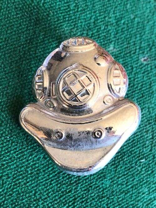 SA NAVY HARBOUR DIVER-CHROMED BREAST BADGE- 2 PINS-APPROVED 1988