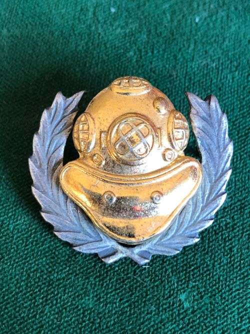 SA NAVY NAVAL DIVER PART 3,MINE WARFARE AND CLEARANCE DIVING OFFICER -BI METAL-BREAST BADGE- APPROVE