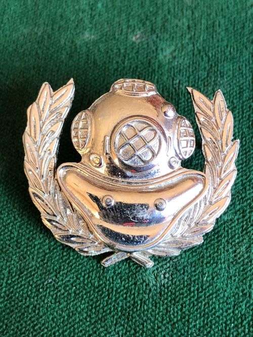 SA NAVY NAVAL DIVER PART 3-MINE WAR FARE AND CLEARANCE DIVING OFFICER CHROME,BREAST BADGE-APPROVED