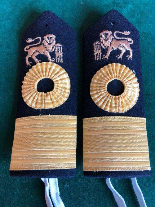 COMMODORES HARD SHOULDER STRAPS WITH BULLION WIRE LIONS AND GOLD LACE