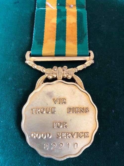 SADF FULL SIZE GOOD SERVICE MEDAL-GOLD 1975-30 YEARS-NUMBERED