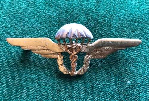 PORTUGAL,MILITARY DOCTOR PARA WINGS- STICK PIN INTACT