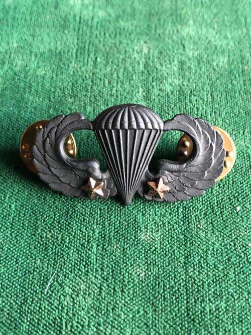 USA COMBAT PARACHUTE WING- 2ND AWARD- 2 PINS