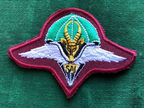 1 PARACHUTE BATTALION 1ST PATTERN BERET BADGE FOR NATIONAL SERVICEMEN- WORN 1970`S-EARLY 1980`S