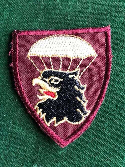 44 PARA BRIGADE HQ CLOTH FLASH UNOFFICIALLY WORN ON WORK DRESS AND JUMPJACKETS